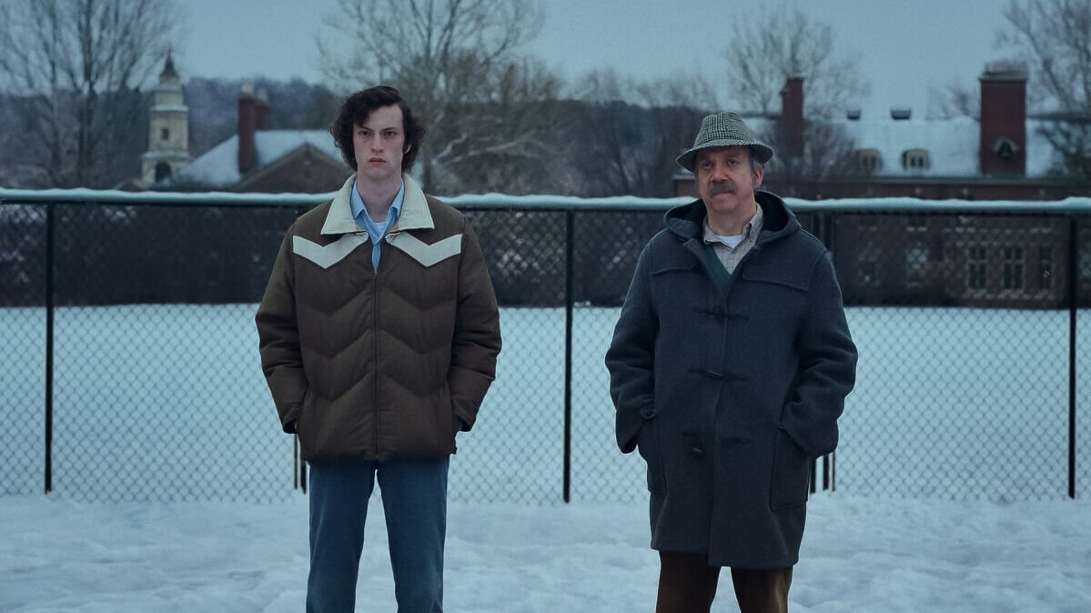 Dominic Sessa stars as Angus Tully and Paul Giamatti as Paul Hunham in director Alexander Payne’s THE HOLDOVERS, a Focus Features release. Credit: Courtesy of FOCUS FEATURES / © 2023 FOCUS FEATURES LLC