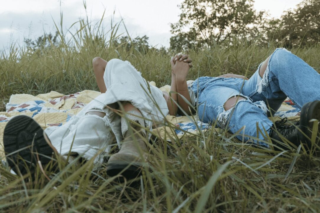 'Thin Places' Review: Never Far From the Ones We Love – Cinemacy